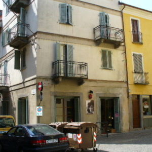 Affittasi locale commerciale Biella Centro
